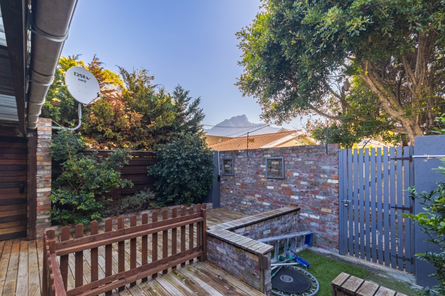 2 Bedroom Property for Sale in Claremont Western Cape